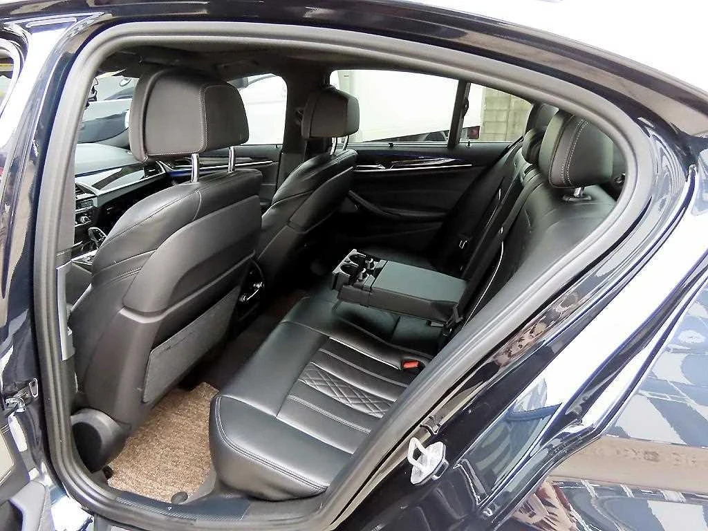 BMW 530 D * M SPORT * ОБДУХВАНЕ * 360 * HEAD UP * , снимка 10 - Автомобили и джипове - 56076049