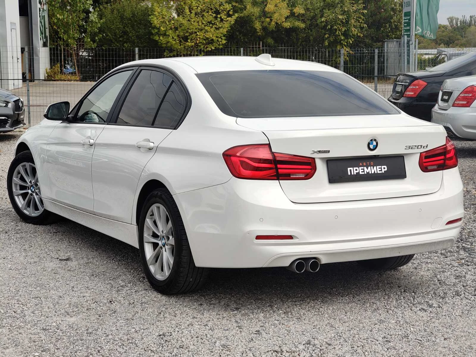 BMW 320 xDrive-РЕАЛНИ КМ 232308 - ПЕРФЕКТНА , снимка 6 - Автомобили и джипове - 56084618