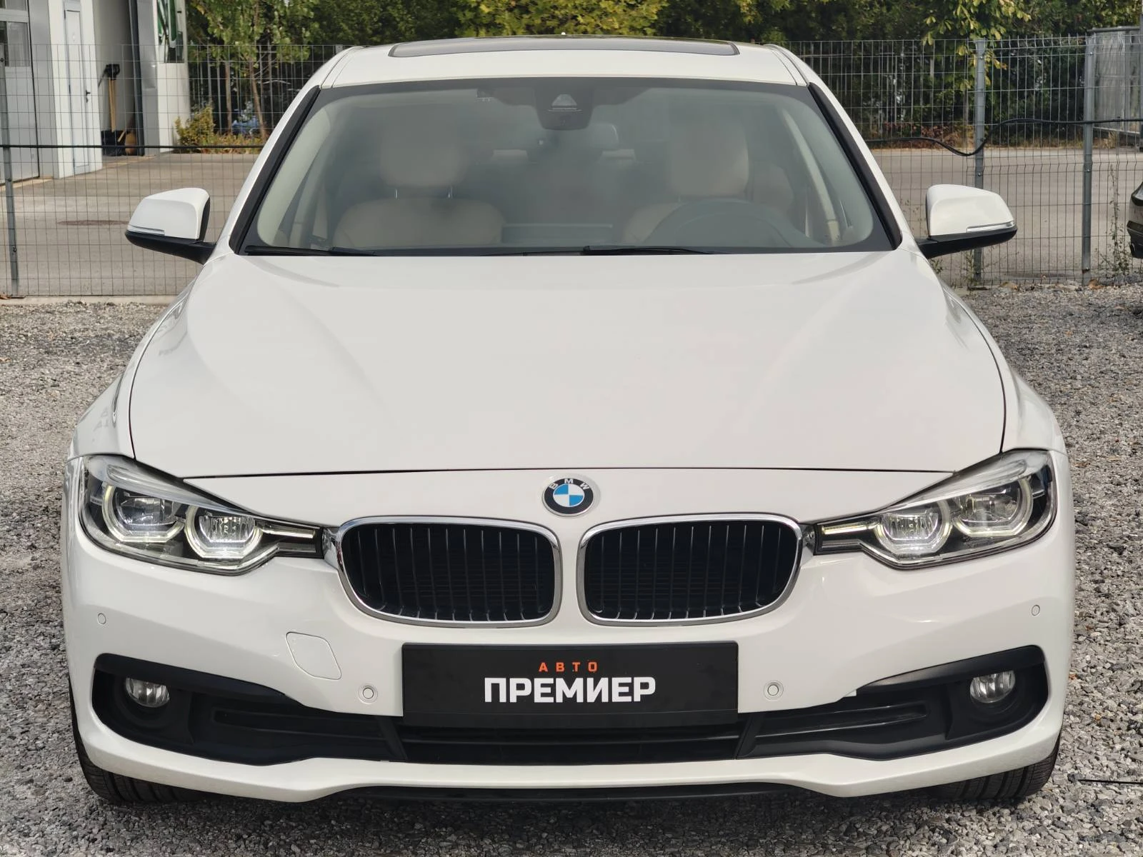 BMW 320 xDrive-РЕАЛНИ КМ 232308 - ПЕРФЕКТНА , снимка 2 - Автомобили и джипове - 56084618