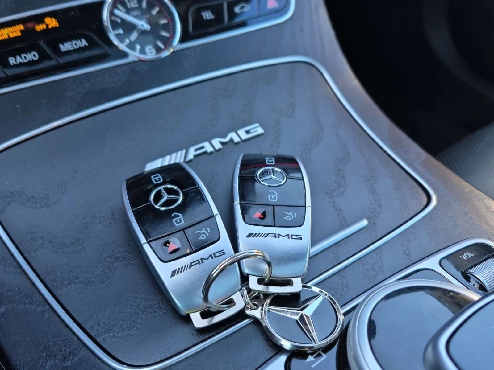 Mercedes-Benz E 63 AMG * 63 S * 2 КЛЮЧА * ПОДГРЕВ* ОБДУХВАНЕ * , снимка 8 - Автомобили и джипове - 56115341