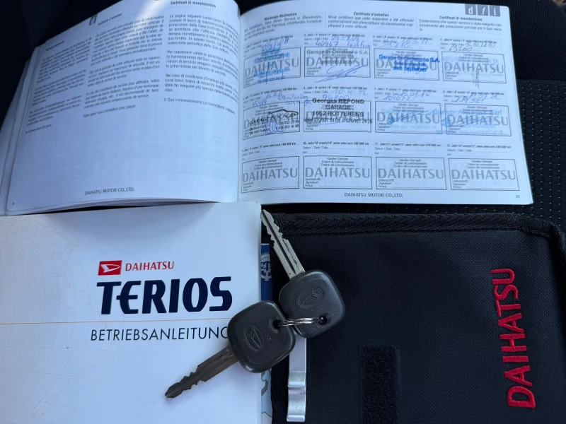 Daihatsu Terios 1.5i CH 4x4, снимка 16 - Автомобили и джипове - 50349911