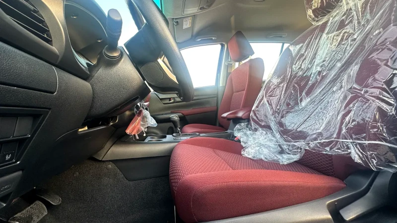 Toyota Hilux, снимка 8 - Автомобили и джипове - 53105646