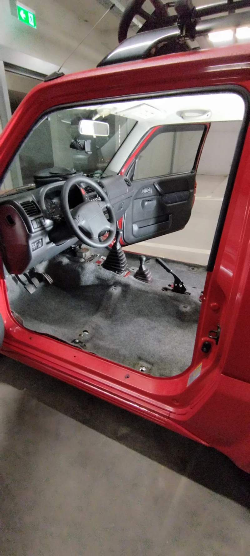 Suzuki Jimny 1.3i , снимка 4 - Автомобили и джипове - 53143348