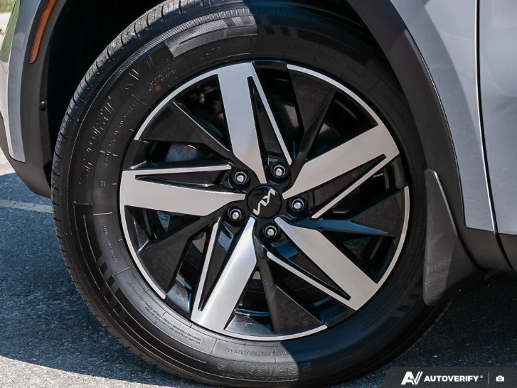 Kia Sorento LX* AWD* CARPLAY* ПОДГРЕВ* KEYLESS* КАМЕРА* , снимка 15 - Автомобили и джипове - 53999901