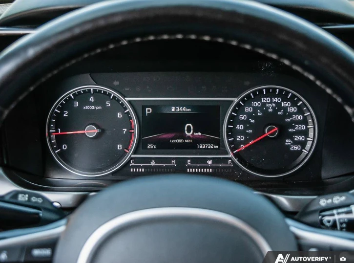 Kia Sorento LX* AWD* CARPLAY* ПОДГРЕВ* KEYLESS* КАМЕРА* , снимка 12 - Автомобили и джипове - 53999901