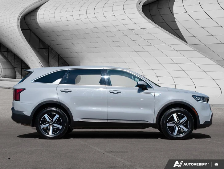 Kia Sorento LX* AWD* CARPLAY* ПОДГРЕВ* KEYLESS* КАМЕРА* , снимка 3 - Автомобили и джипове - 53999901