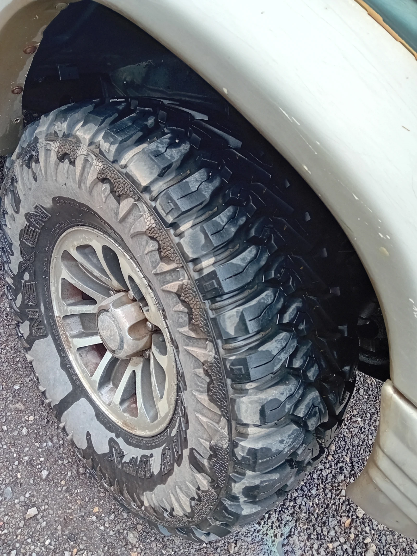 Mitsubishi Pajero 2.5 - изображение 3