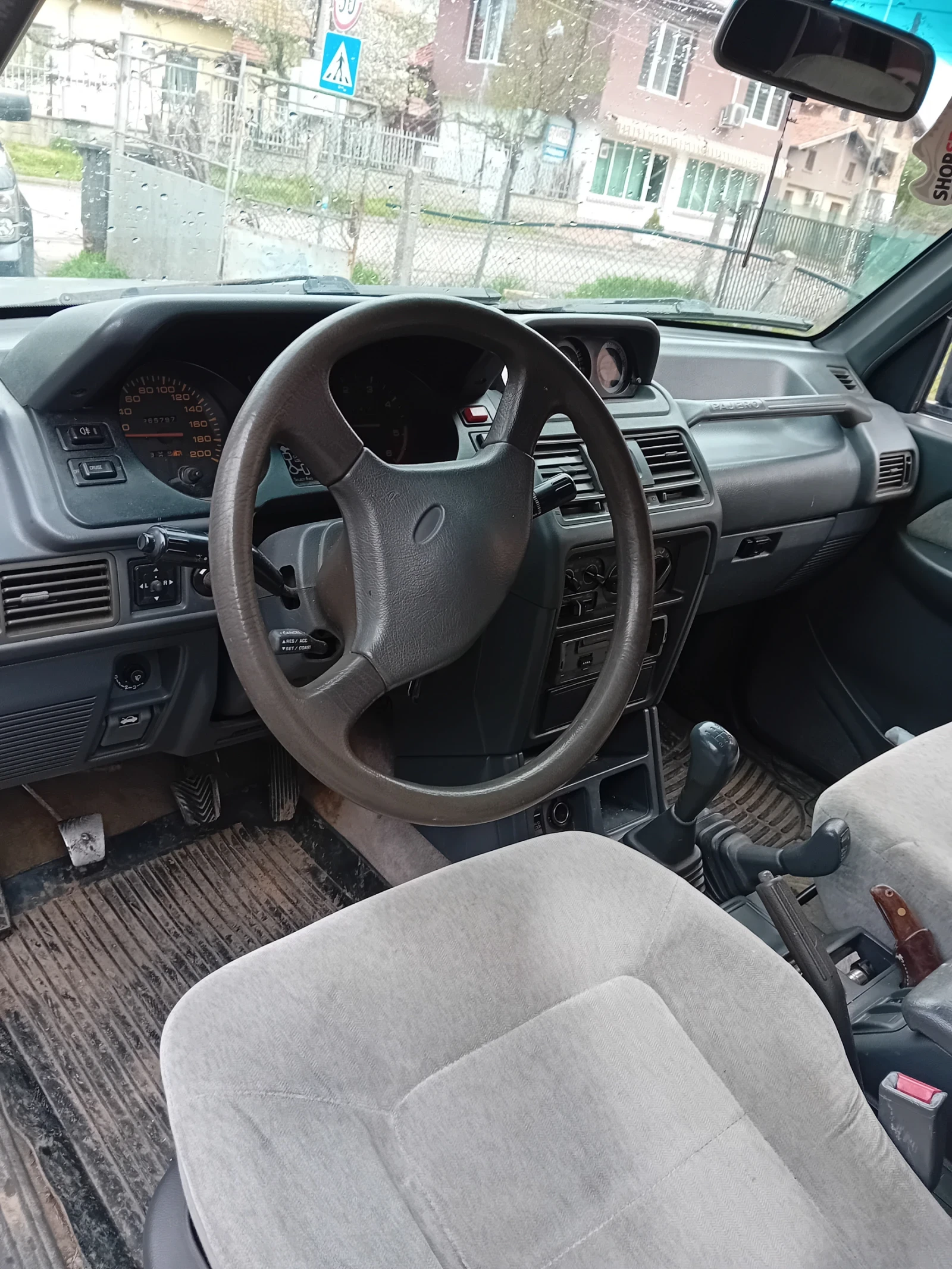 Mitsubishi Pajero 2.5 - изображение 6