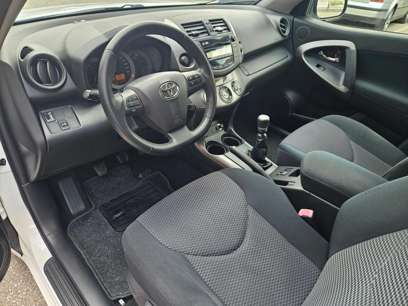 Toyota Rav4 2.2 D-4D (150 Hp) - изображение 9