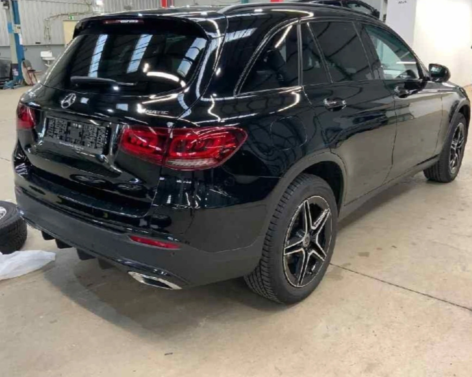 Mercedes-Benz GLC 300 e AMG-4MATIC.HYBRID. - изображение 2