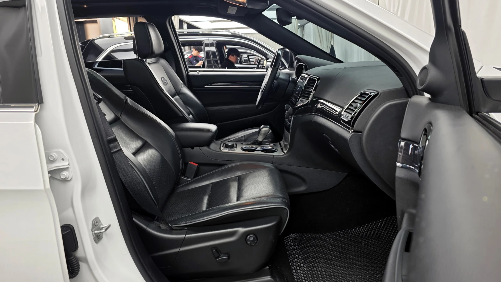 Jeep Grand cherokee 3.6 OVERLAND autogeorge.com - изображение 10