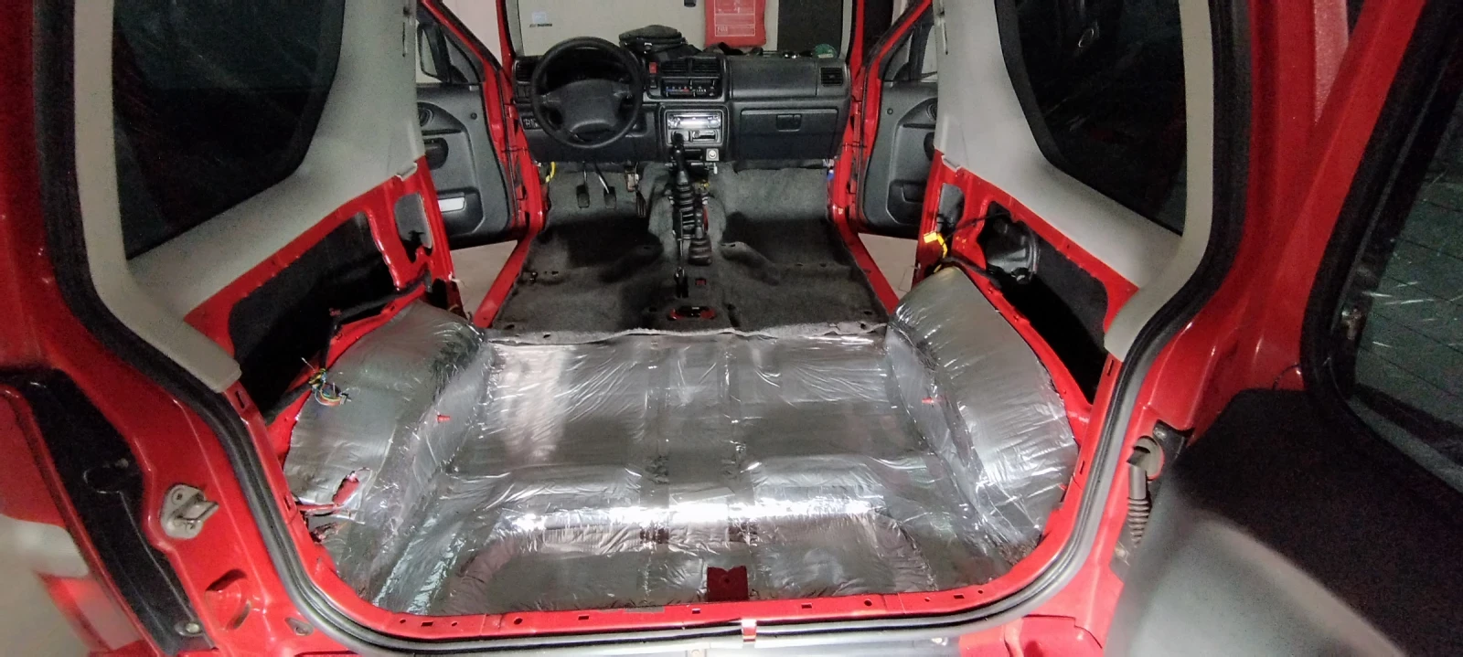 Suzuki Jimny 1.3i  - изображение 2