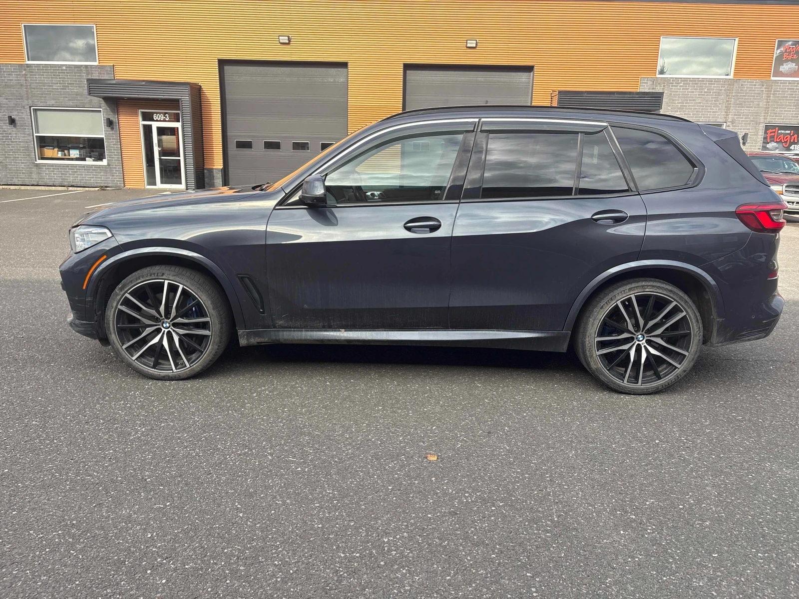 BMW X5 40i M Sport Shadow Line - изображение 2