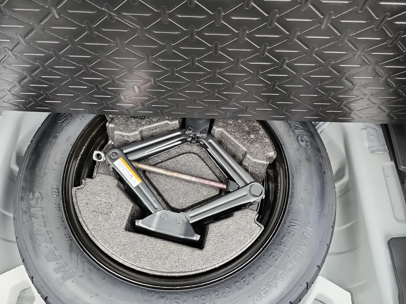 Toyota Rav4 XLE * * CARFAX * * АВТО КРЕДИТ * * , снимка 12 - Автомобили и джипове - 54139348