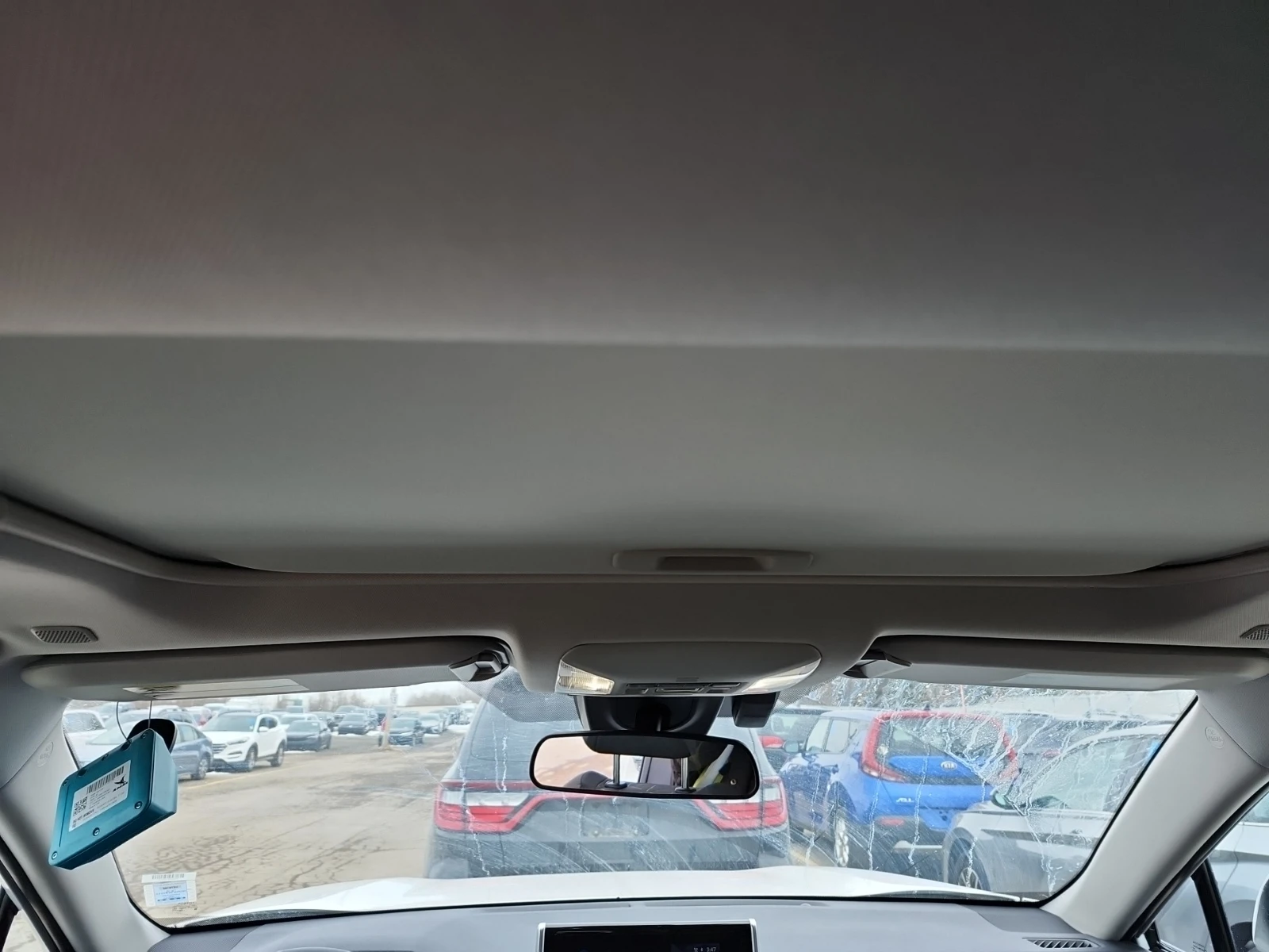 Toyota Rav4 XLE * * CARFAX * * АВТО КРЕДИТ * * , снимка 10 - Автомобили и джипове - 54139348