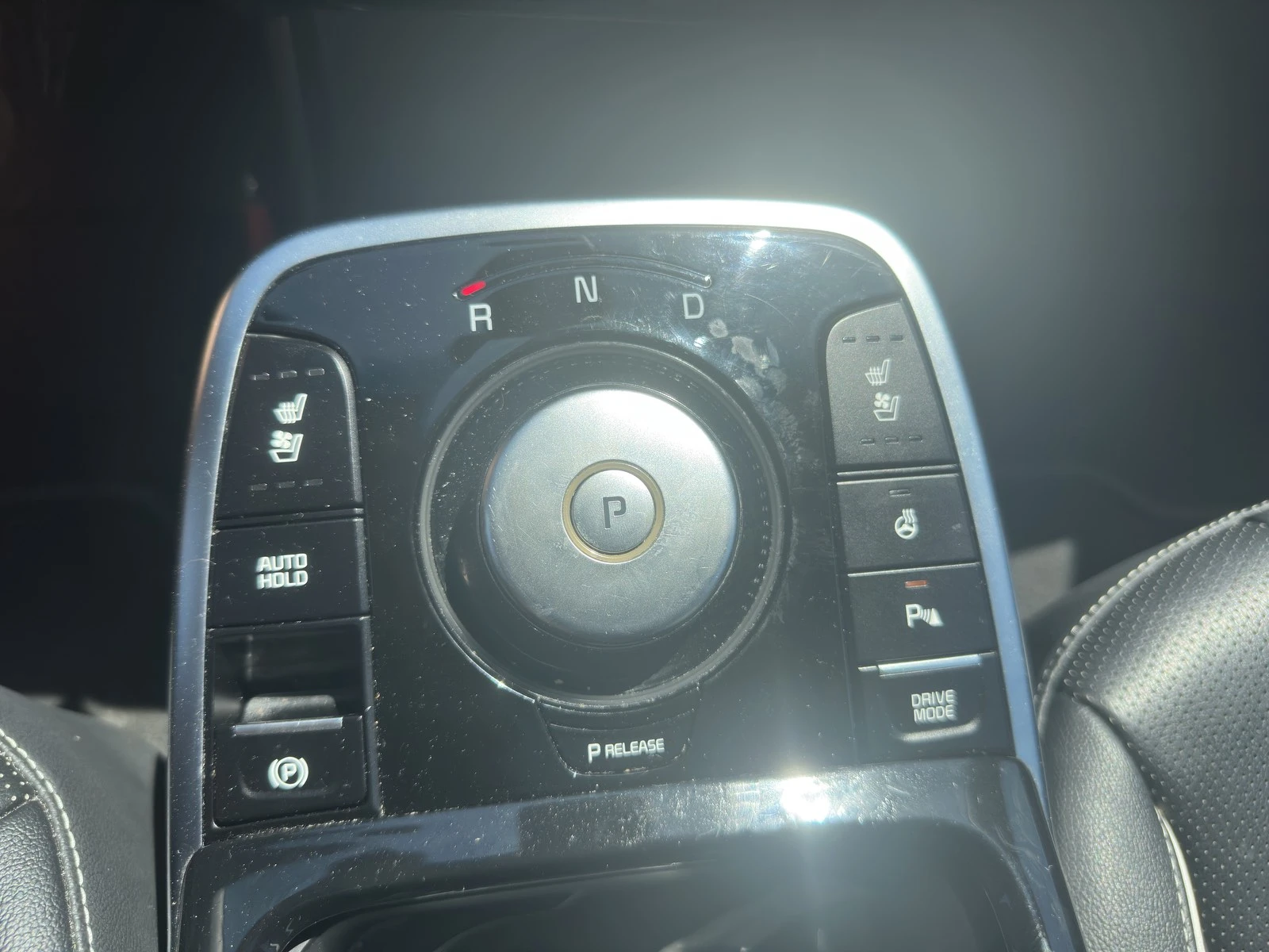 Kia Niro 64KWh/EXECUTIVE LINE/SOH100%/KIACONN/ШИБИДАХ!, снимка 16 - Автомобили и джипове - 54848074