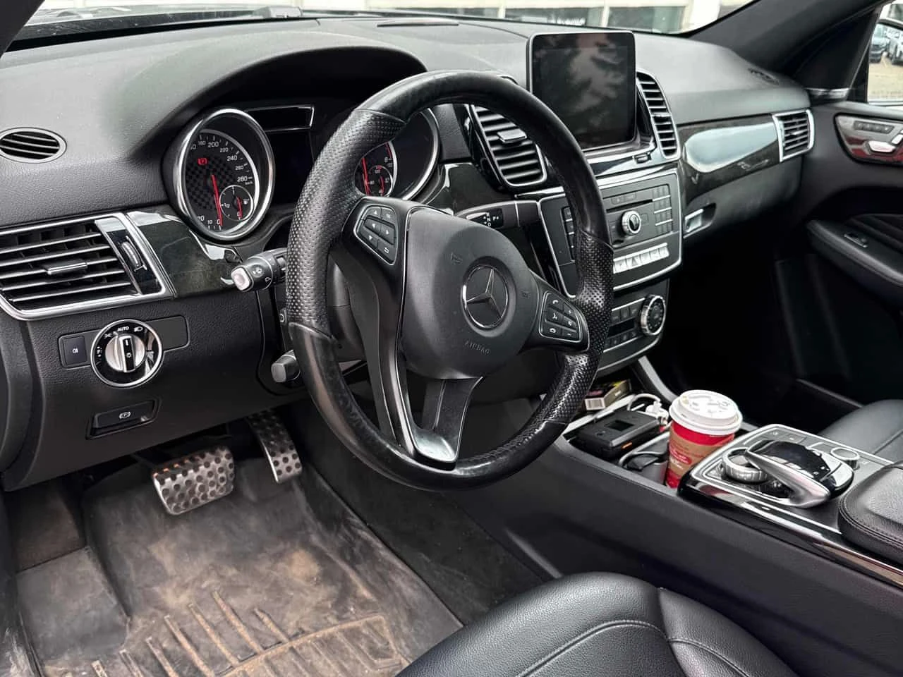 Mercedes-Benz GLE 43 AMG * CARFAX * БЕЗ ПЪРВОНАЧАЛНА ВНОСКА, снимка 5 - Автомобили и джипове - 55212819
