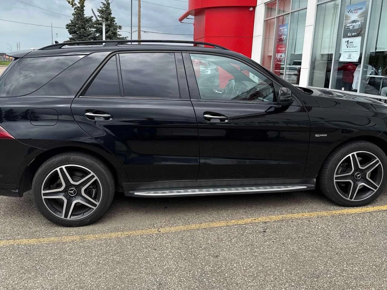 Mercedes-Benz GLE 43 AMG * CARFAX * БЕЗ ПЪРВОНАЧАЛНА ВНОСКА, снимка 3 - Автомобили и джипове - 55212819