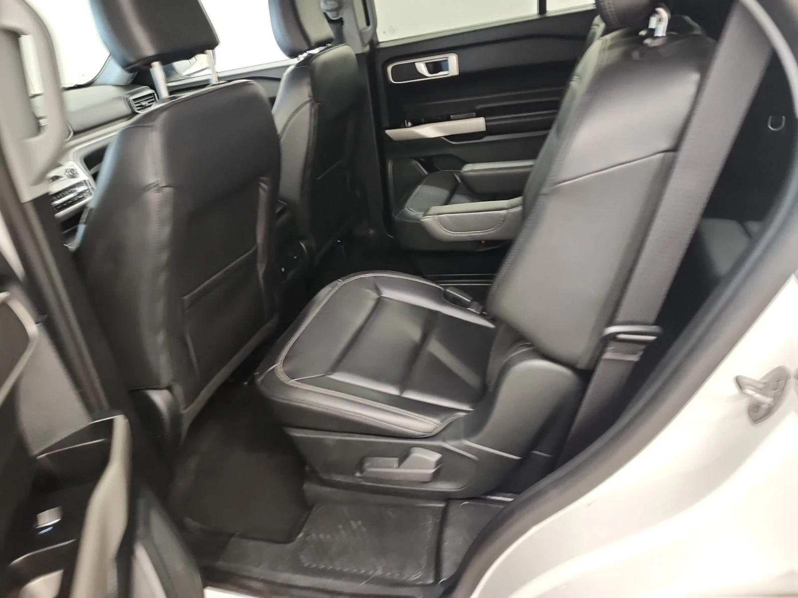 Ford Explorer XLT| HUD| PANO| 2 КЛЮЧА| ПОДГРЕВИ| , снимка 11 - Автомобили и джипове - 55992359