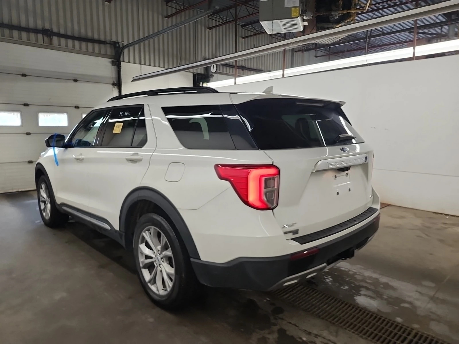 Ford Explorer XLT| HUD| PANO| 2 КЛЮЧА| ПОДГРЕВИ| , снимка 4 - Автомобили и джипове - 55992359