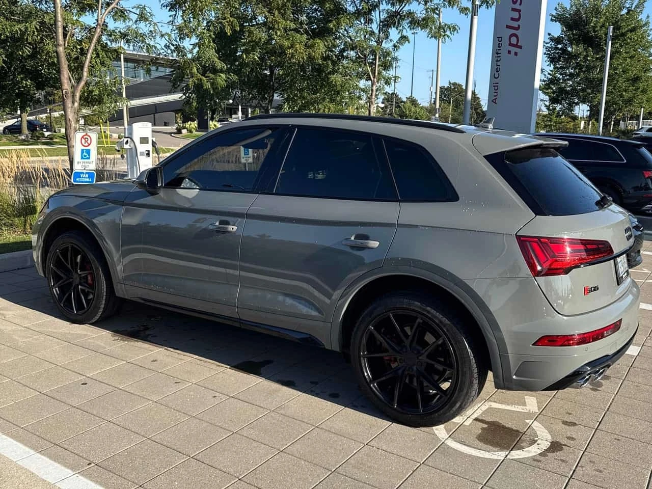 Audi SQ5 * Progressiv * CARFAX * БЕЗ ПЪРВОНАЧАЛНА ВНОСКА, снимка 2 - Автомобили и джипове - 56240849