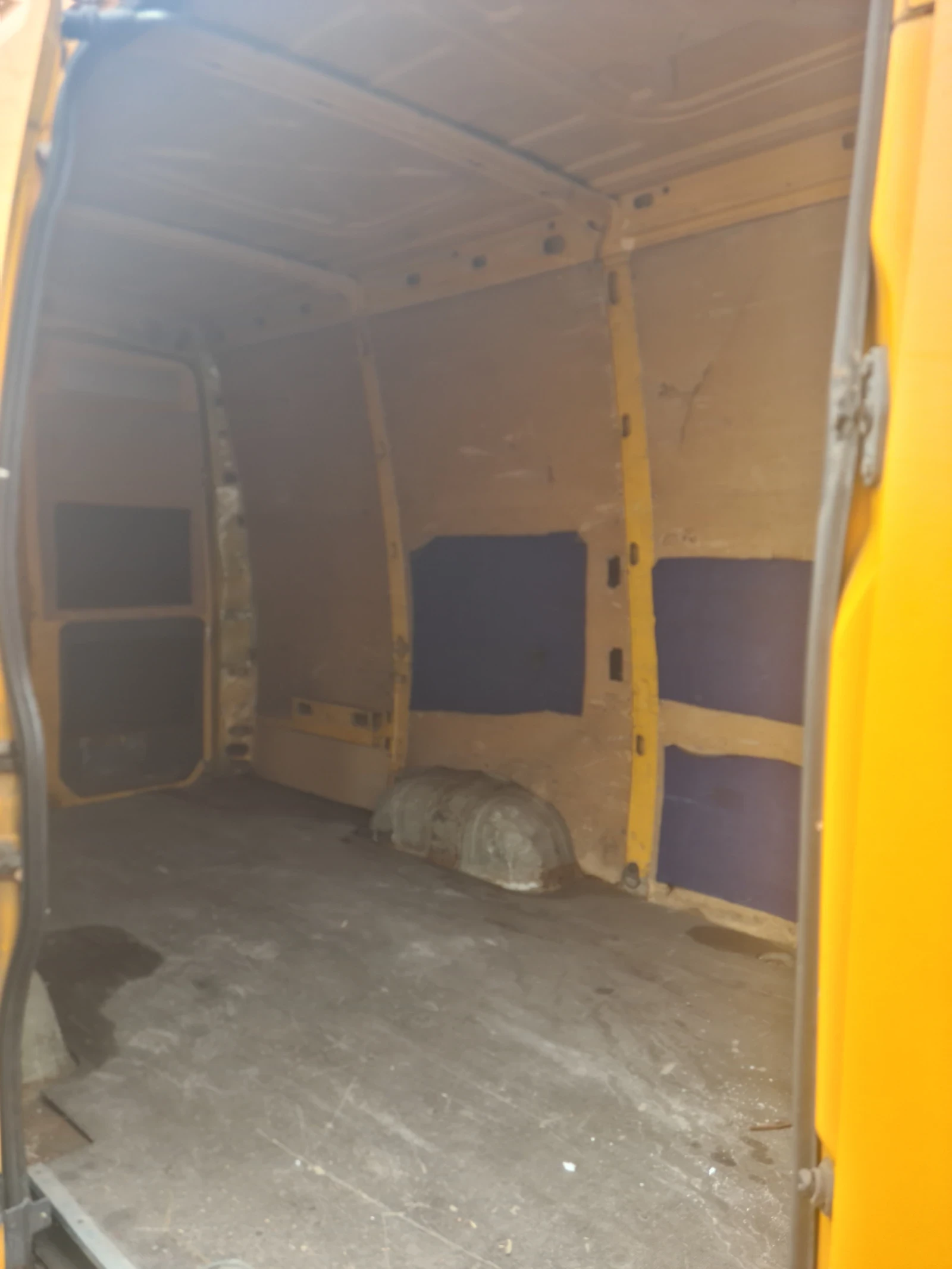 Iveco Daily, снимка 5 - Бусове и автобуси - 53870482