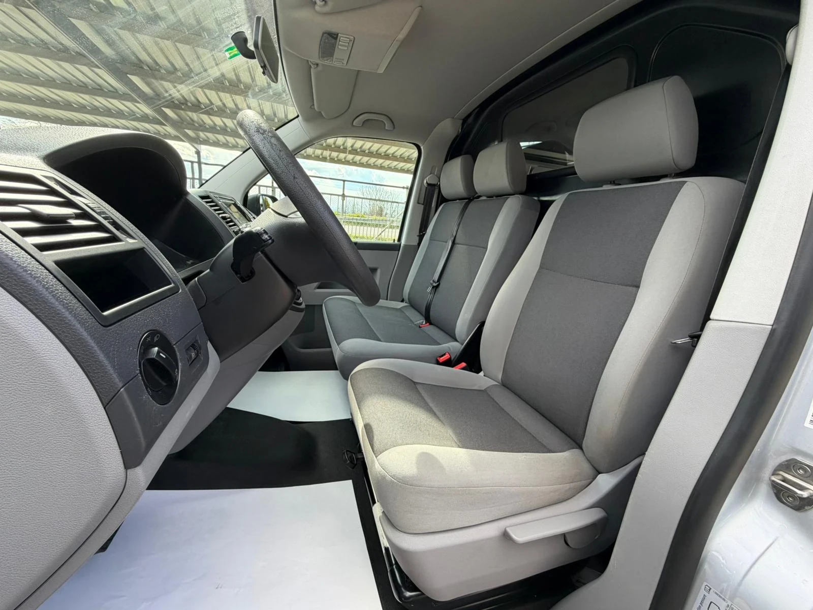 VW T5 2.0TDI/Automatic/, снимка 12 - Бусове и автобуси - 54177152