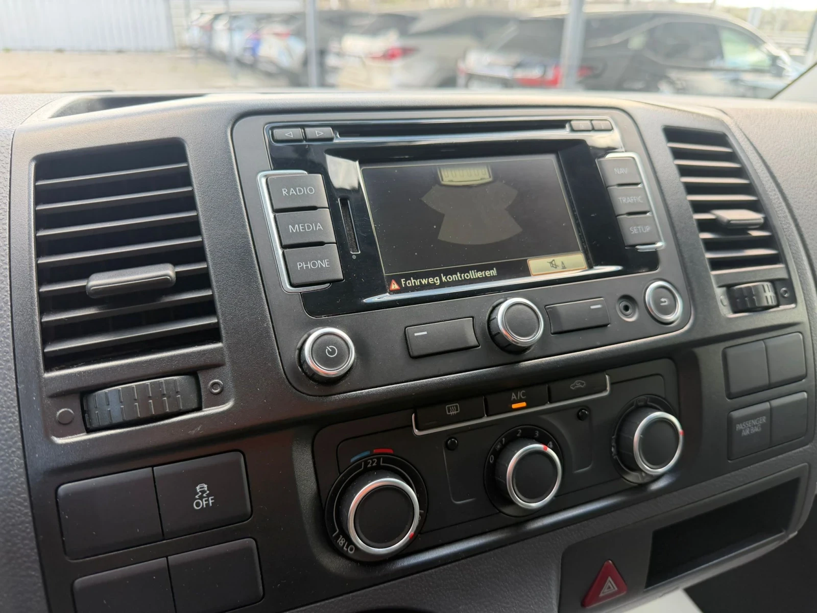 VW T5 2.0TDI/Automatic/, снимка 15 - Бусове и автобуси - 54177152