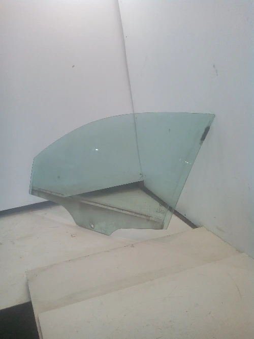 Стъкло врата предно ляво Алфа Ромео 147