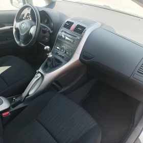 Toyota Auris 1, 6 6ск., снимка 10
