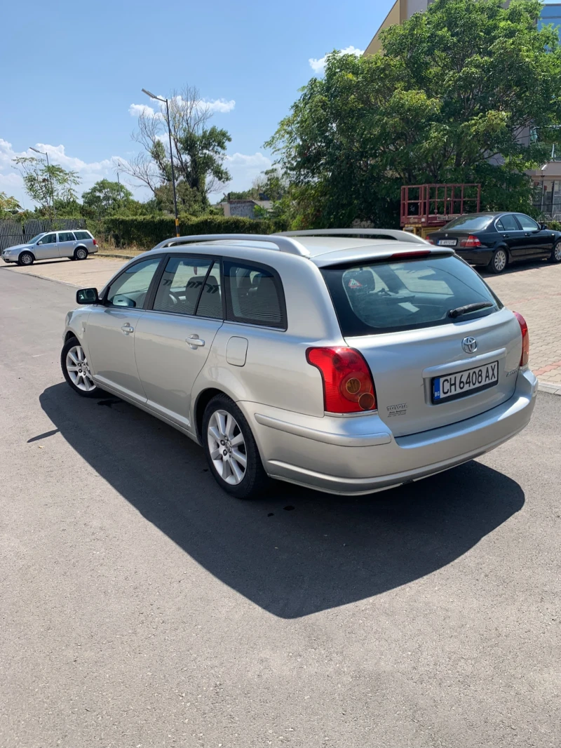 Toyota Avensis 1.8 ГАЗ, снимка 4 - Автомобили и джипове - 47057929