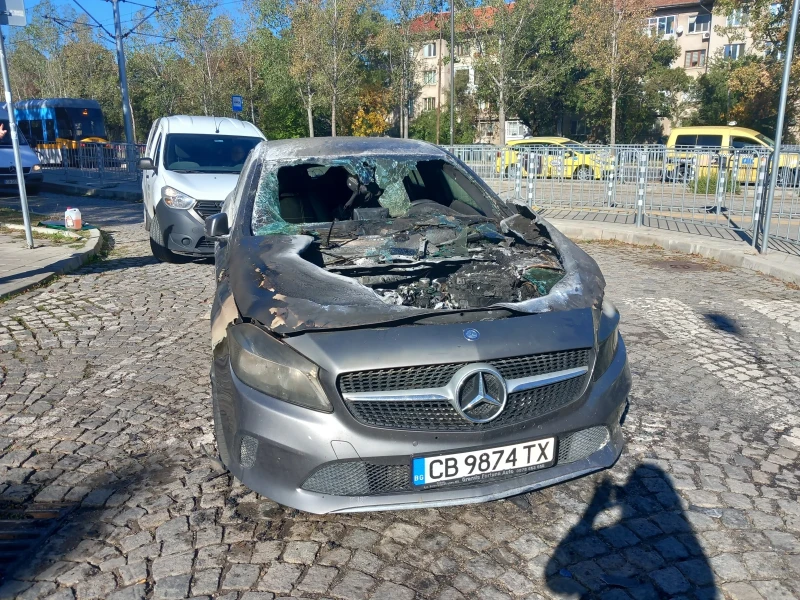 Mercedes-Benz A 180, снимка 1 - Автомобили и джипове - 47434569