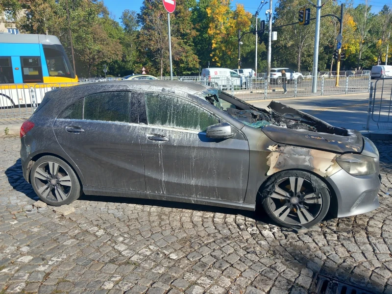 Mercedes-Benz A 180, снимка 5 - Автомобили и джипове - 47434569