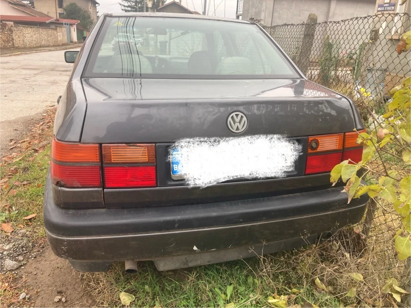 VW Vento, снимка 8 - Автомобили и джипове - 47982252