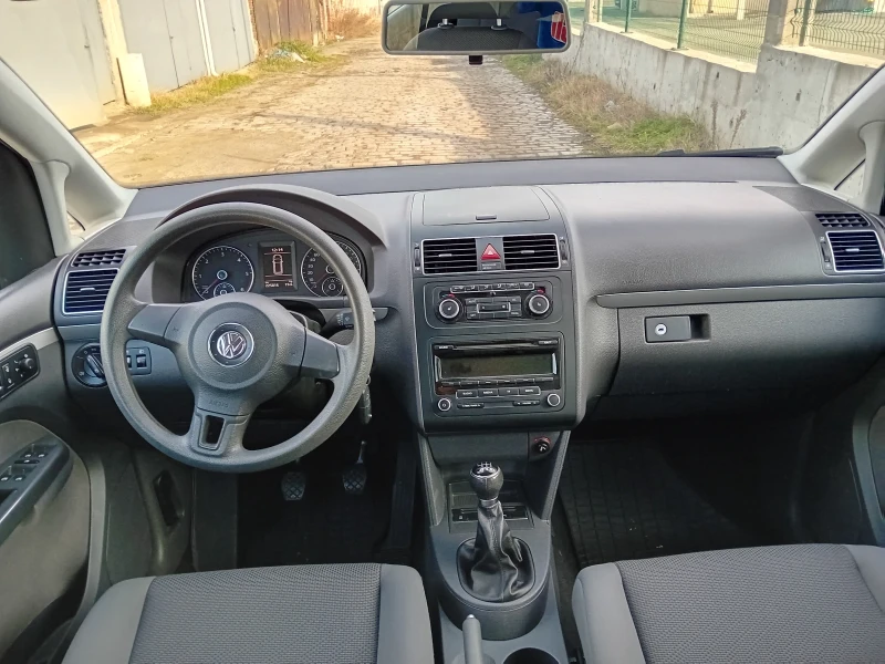 VW Touran 1.6TDI, снимка 6 - Автомобили и джипове - 48629929