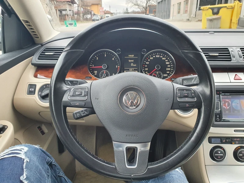 VW Passat, снимка 4 - Автомобили и джипове - 48918189