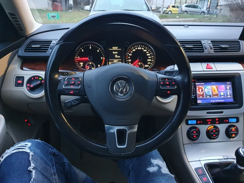 VW Passat, снимка 5 - Автомобили и джипове - 48918189