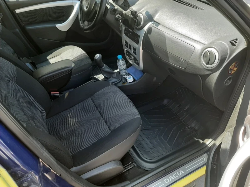 Dacia Logan Седан, снимка 7 - Автомобили и джипове - 49622611
