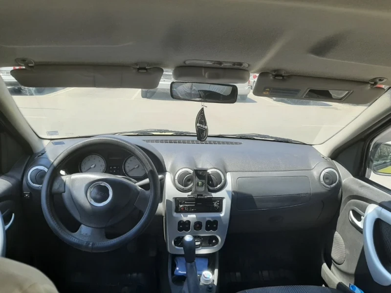 Dacia Logan Седан, снимка 9 - Автомобили и джипове - 49622611