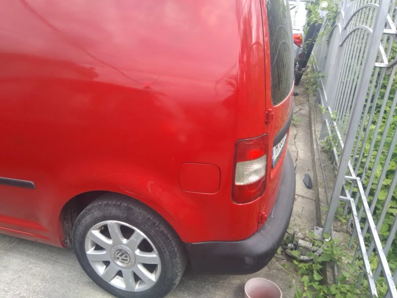 VW Caddy, снимка 10 - Автомобили и джипове - 50900909