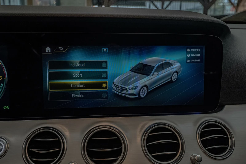 Mercedes-Benz E 300 dE/4Matic/Multibeam Led/Ambient/Камера/Virtual, снимка 12 - Автомобили и джипове - 51172861