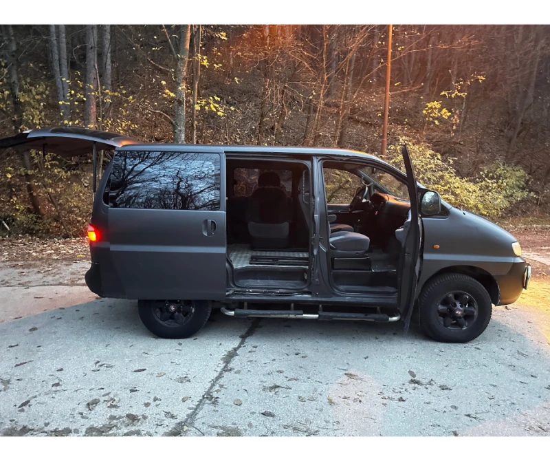 Hyundai Starex H1, снимка 9 - Автомобили и джипове - 52517577