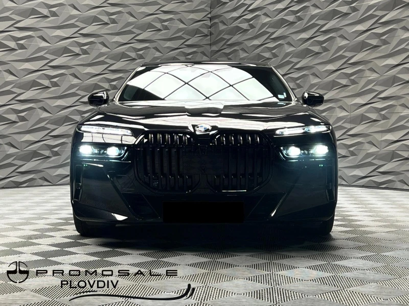 BMW 740 d xDrive* Shadowline* M-Sport* TV* Swarovski* B&W*, снимка 2 - Автомобили и джипове - 53294698