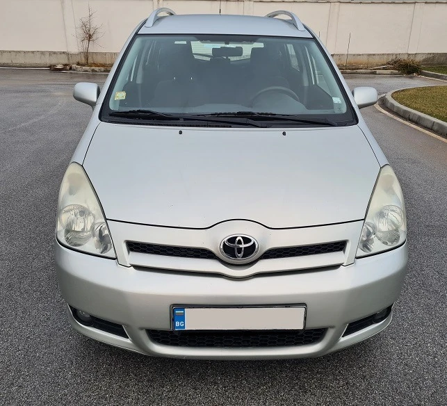 Toyota Corolla verso - дизел 136 к.с., 7 места, снимка 3 - Автомобили и джипове - 48728922