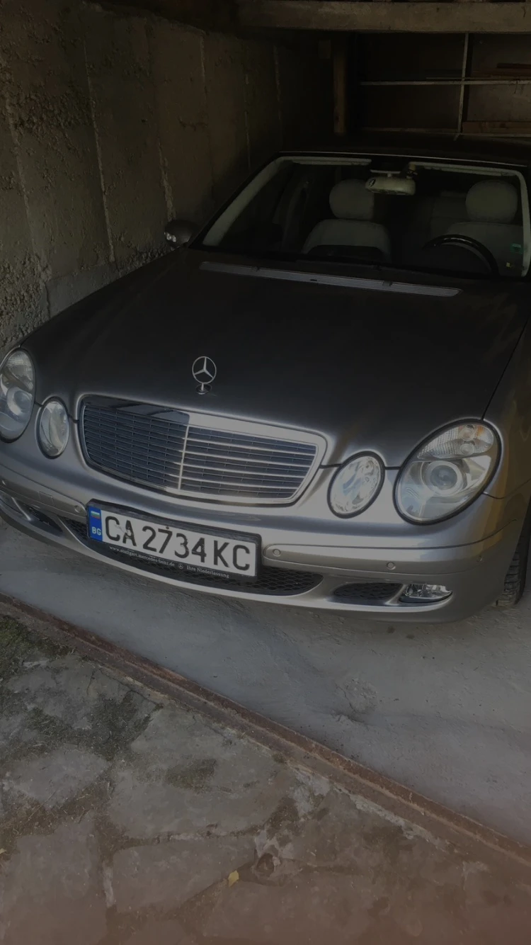 Mercedes-Benz E 220, снимка 2 - Автомобили и джипове - 47421288