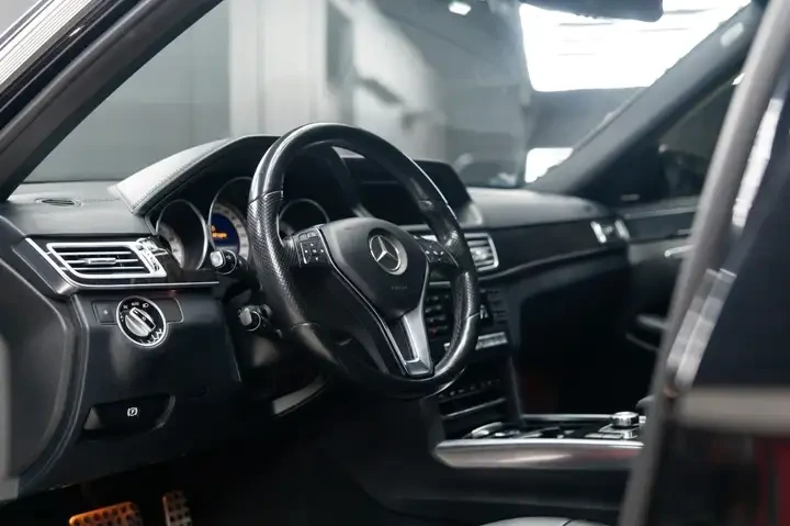 Mercedes-Benz E 400 4Matic * CARFAX* * АвтоКредит* (ЦЕНА ДО БГ) - изображение 10