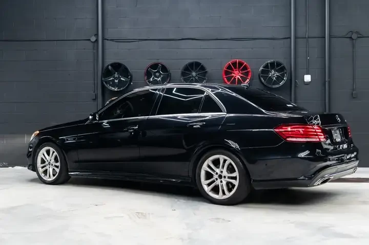 Mercedes-Benz E 400 4Matic * CARFAX* * АвтоКредит* (ЦЕНА ДО БГ) - изображение 4