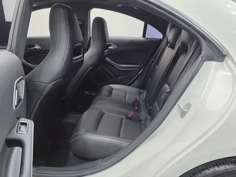 Mercedes-Benz CLA 4Matic, снимка 12 - Автомобили и джипове - 53810827