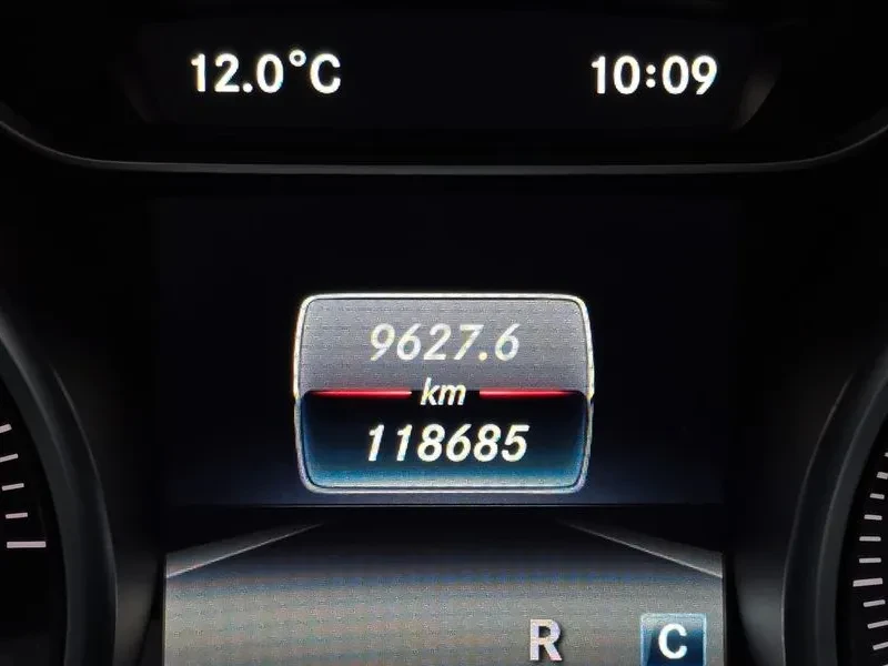 Mercedes-Benz CLA 4Matic, снимка 8 - Автомобили и джипове - 53810827