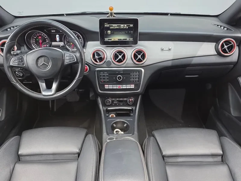 Mercedes-Benz CLA 4Matic, снимка 7 - Автомобили и джипове - 53810827